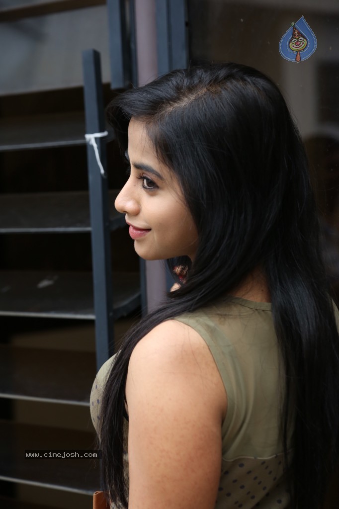 Swati Dixit New Photos - 31 / 54 photos