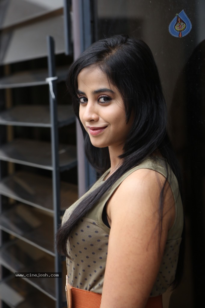 Swati Dixit New Photos - 32 / 54 photos