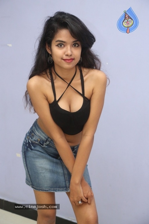 Swati Mandal Latest Photos - 18 / 32 photos