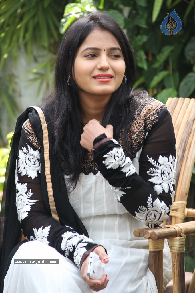 Swetha Stills - 38 / 38 photos