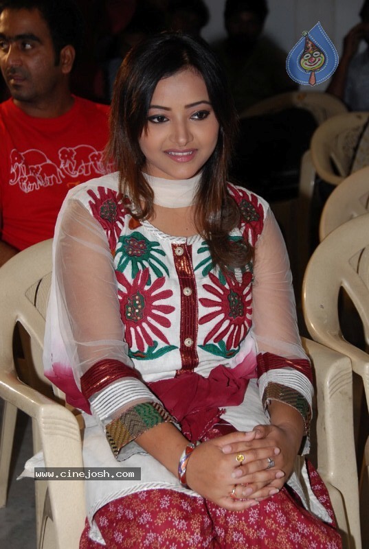 Swetha Basu Prasad Latest Gallery - 29 / 46 photos