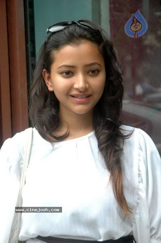 Swetha Basu Prasad Latest Photos - 4 / 46 photos