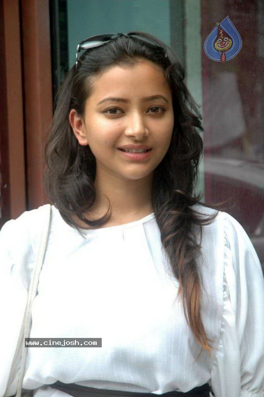 Swetha Basu Prasad Latest Photos - 5 / 46 photos