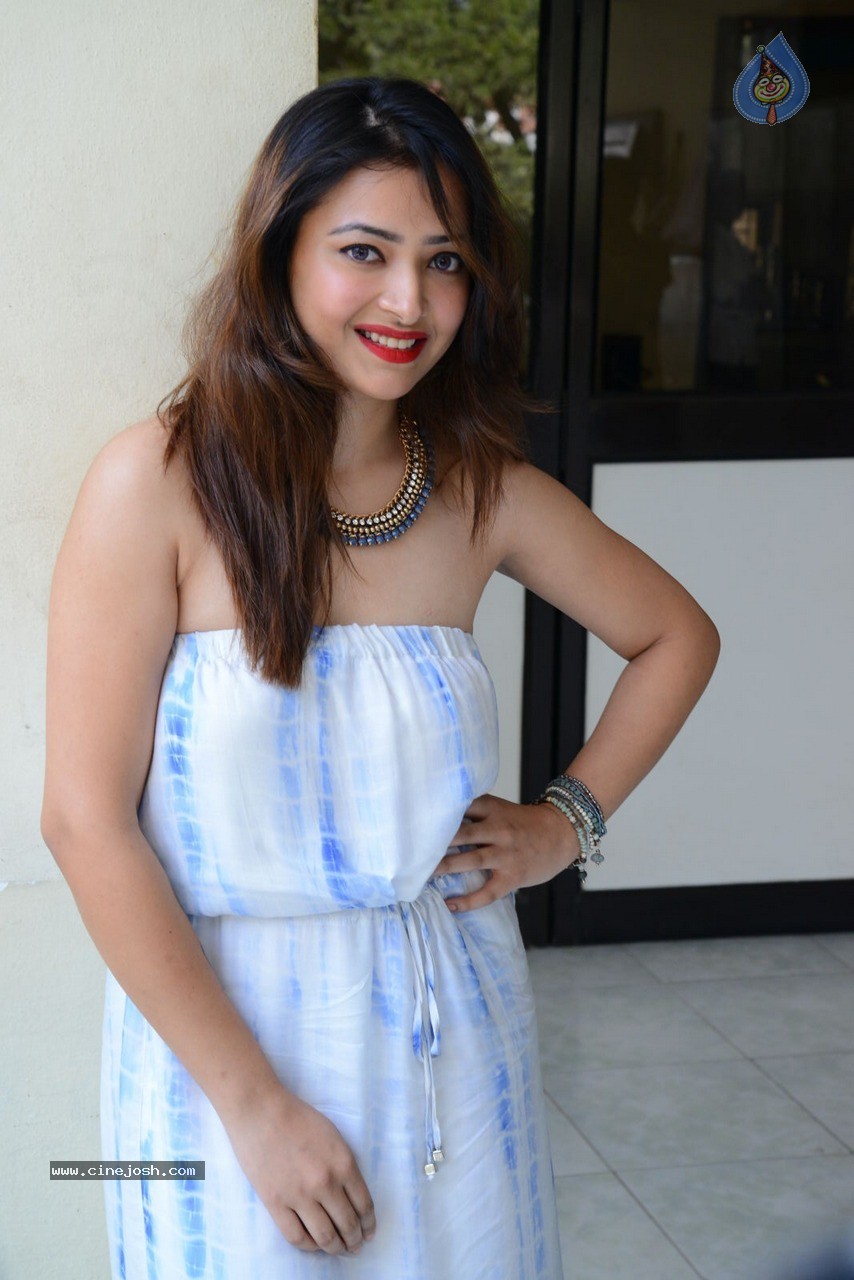 Swetha Basu Prasad Latest Photos - 8 / 49 photos