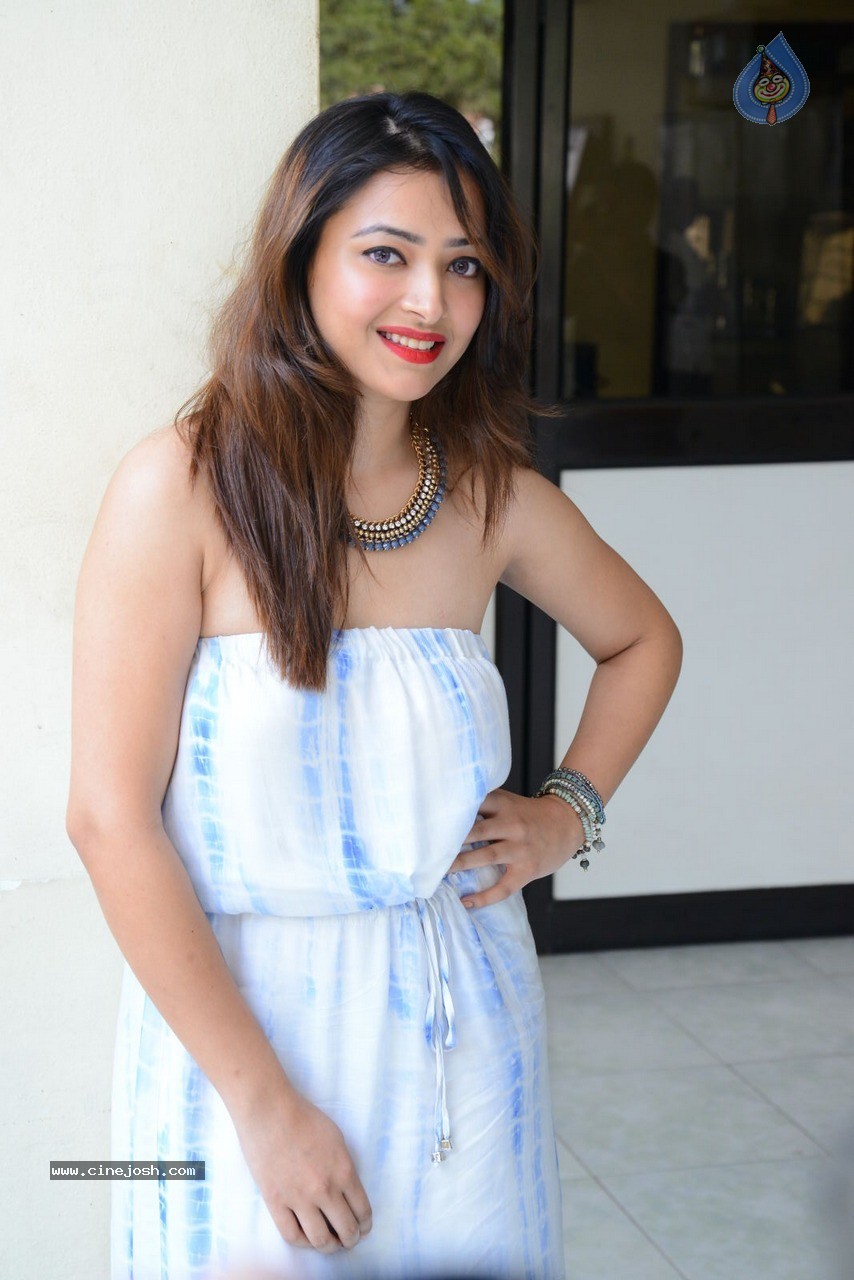 Swetha Basu Prasad Latest Photos - 9 / 49 photos
