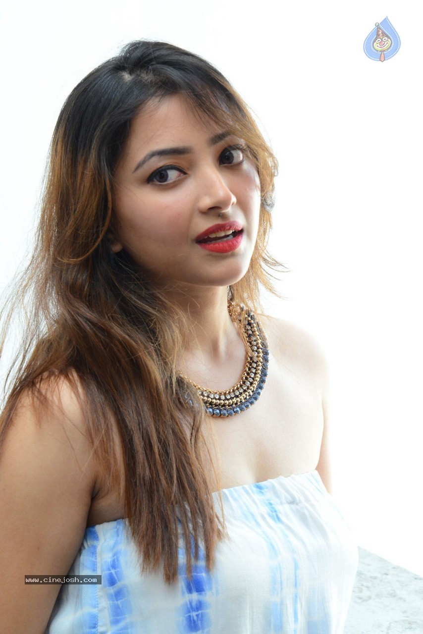 Swetha Basu Prasad Latest Photos - 29 / 49 photos
