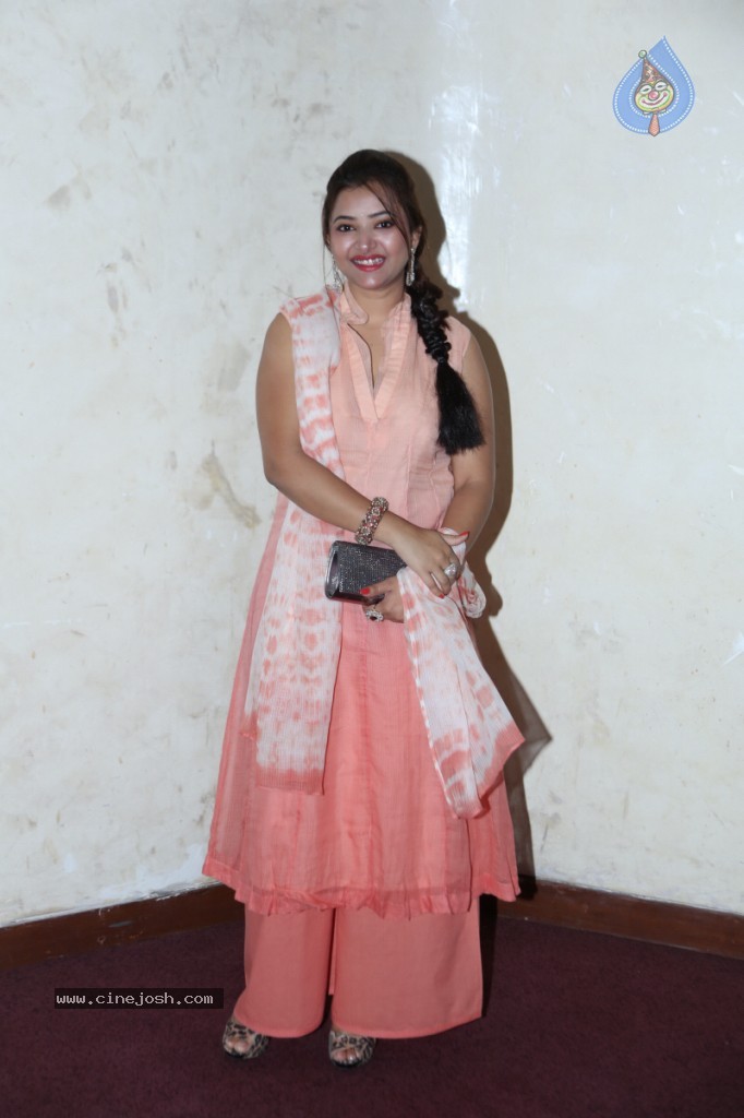 Swetha Basu Prasad New Gallery - 48 / 111 photos