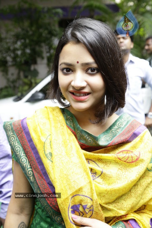 Swetha Basu Prasad Stills - 26 / 39 photos