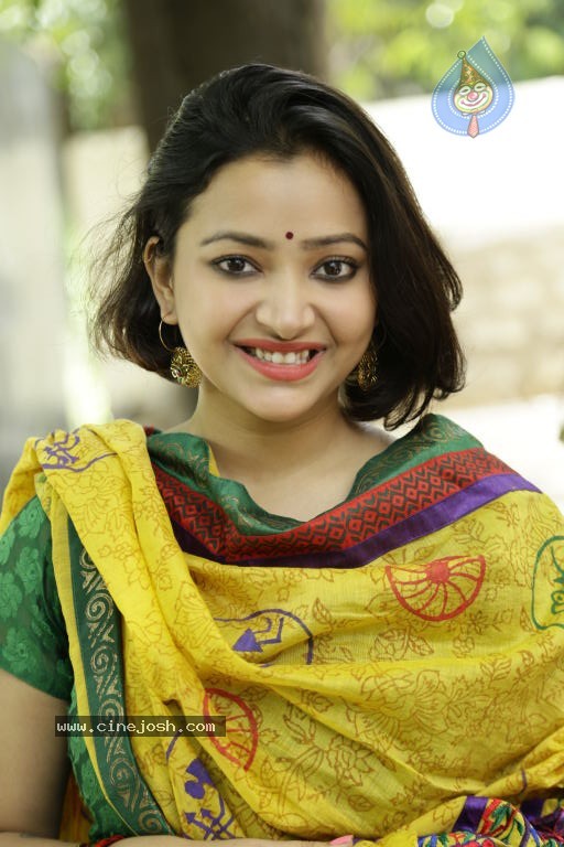 Swetha Basu Prasad Stills - 28 / 39 photos