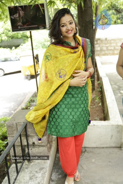 Swetha Basu Prasad Stills - 36 / 39 photos