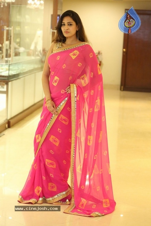 Swetha Jadav Latest Photos - 4 / 21 photos