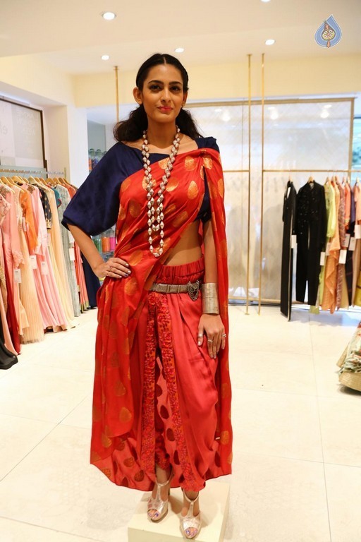 Swetha Jadhav at LFW Event - 17 / 22 photos