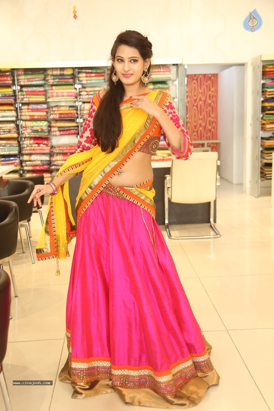 Swetha Jadhav Gallery - 18 / 60 photos