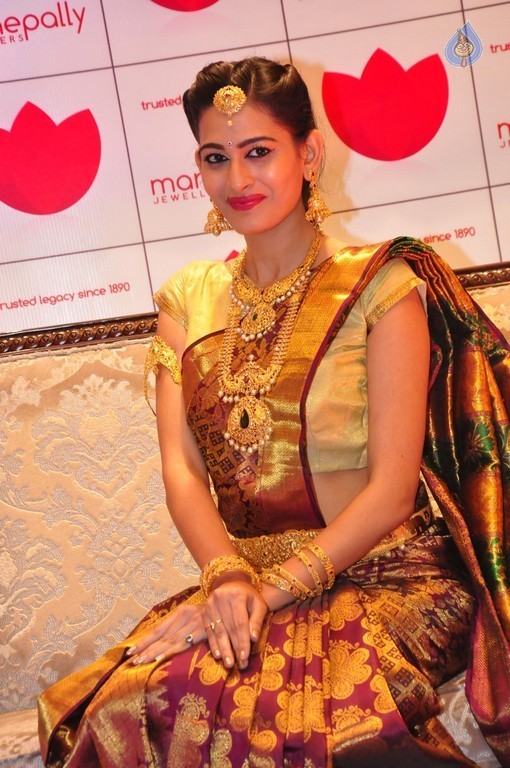 Swetha Jadhav Latest Gallery  - 9 / 34 photos