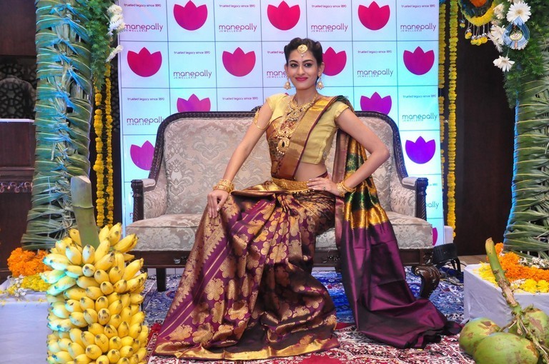 Swetha Jadhav Latest Gallery  - 11 / 34 photos