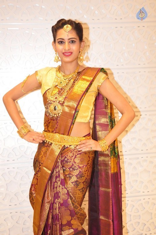 Swetha Jadhav Latest Gallery  - 16 / 34 photos