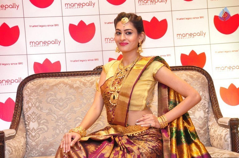 Swetha Jadhav Latest Gallery  - 20 / 34 photos