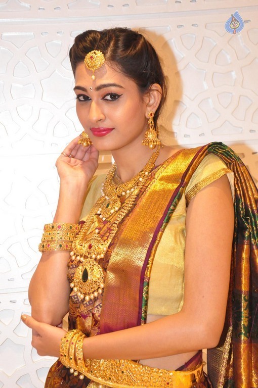 Swetha Jadhav Latest Gallery  - 22 / 34 photos