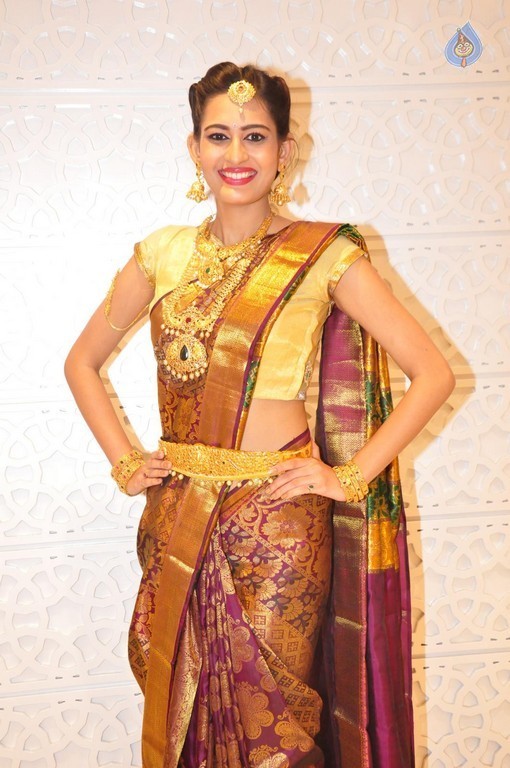Swetha Jadhav Latest Gallery  - 23 / 34 photos