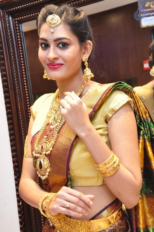 Swetha Jadhav Latest Gallery  - 24 / 34 photos