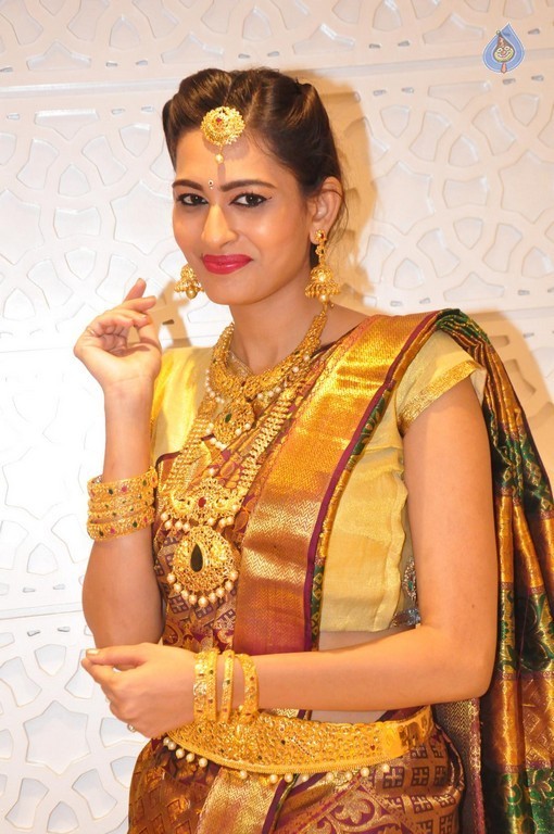 Swetha Jadhav Latest Gallery  - 32 / 34 photos