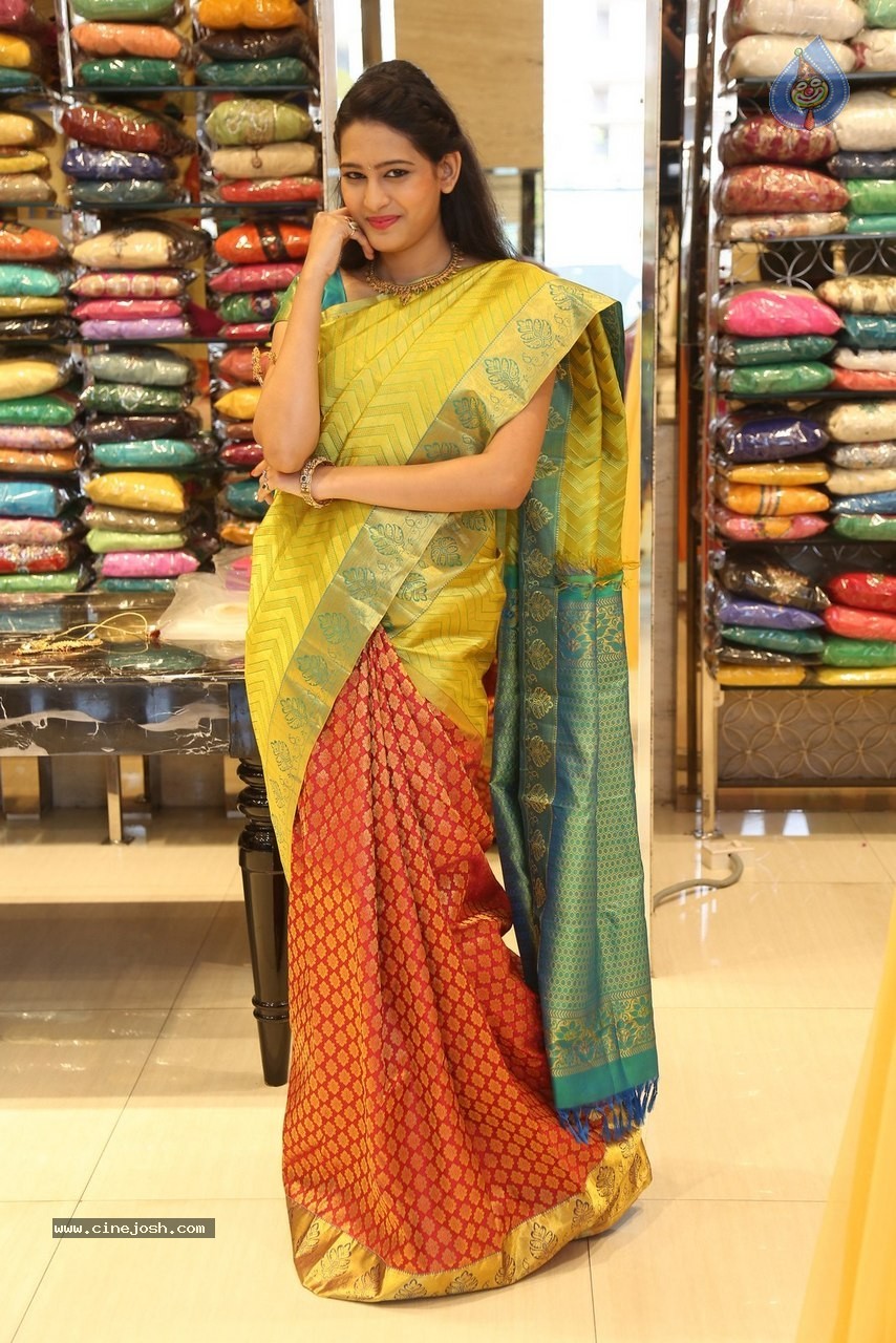 Swetha Jadhav New Gallery - 40 / 60 photos