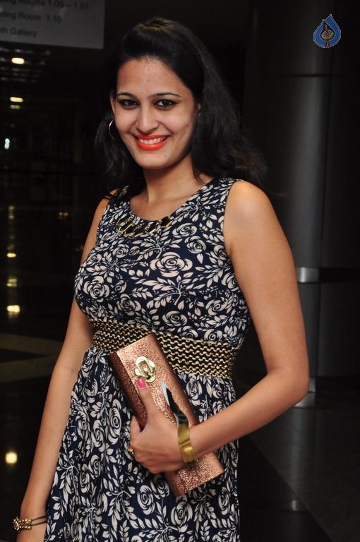 Swetha Jadhav New Photos - 9 / 39 photos