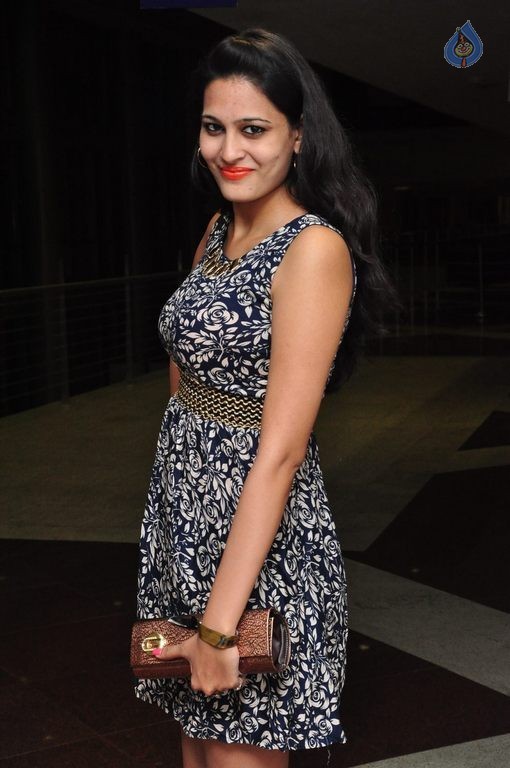 Swetha Jadhav New Photos - 18 / 39 photos
