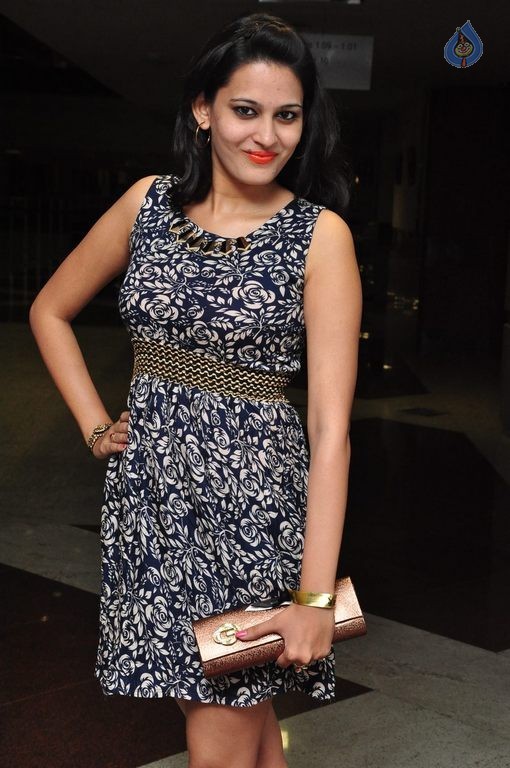 Swetha Jadhav New Photos - 38 / 39 photos
