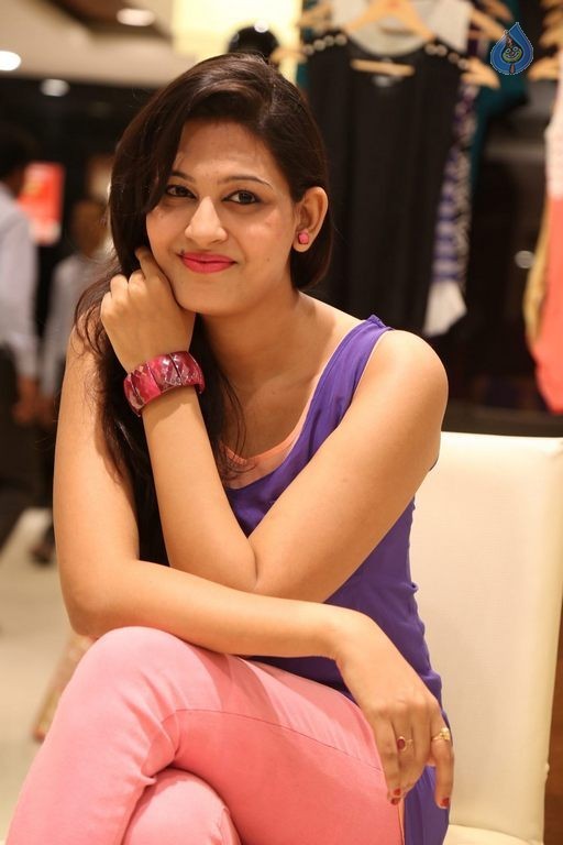 Swetha Jadhav New Photos - 9 / 39 photos