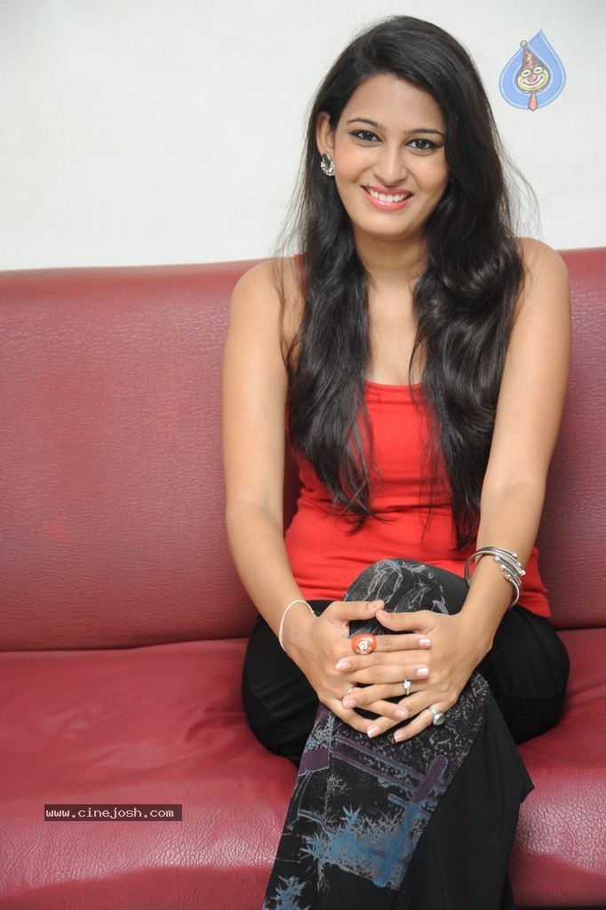 Swetha Jadhav New Photos - 57 / 78 photos