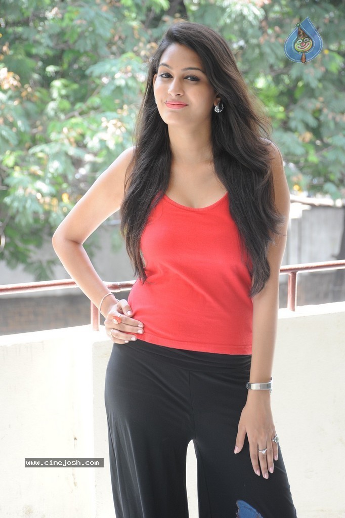 Swetha Jadhav New Photos - 75 / 78 photos