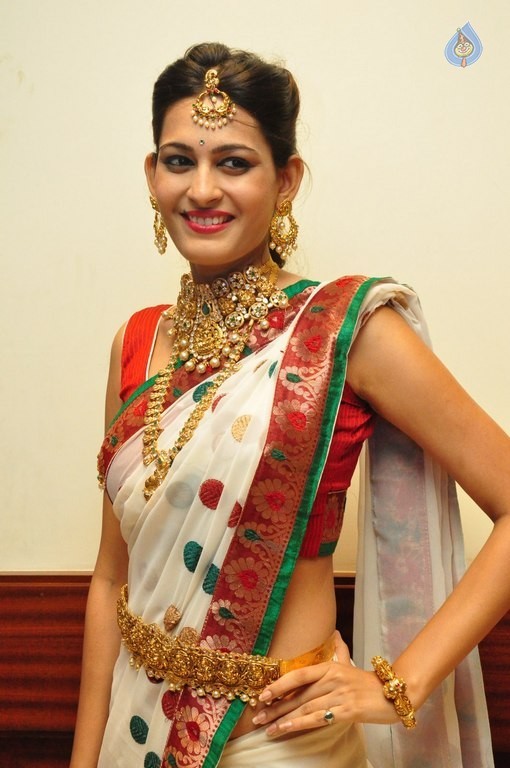 Swetha Jadhav New Photos - 2 / 19 photos