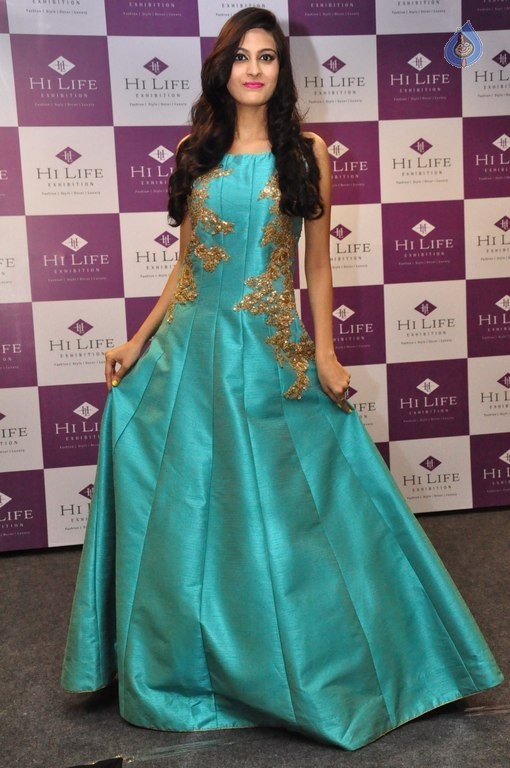 Swetha Jadhav New Pics - 29 / 32 photos