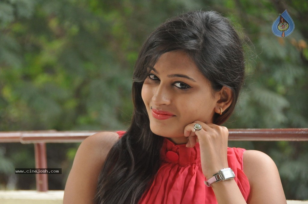 Swetha Jadhav Photos - 34 / 45 photos