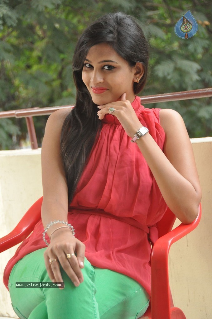 Swetha Jadhav Photos - 35 / 45 photos