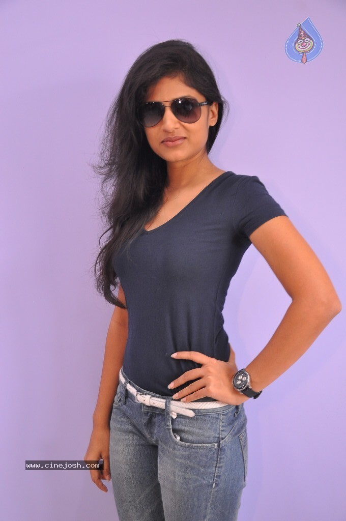 Shwetha Pandit Latest Stills - 10 / 68 photos