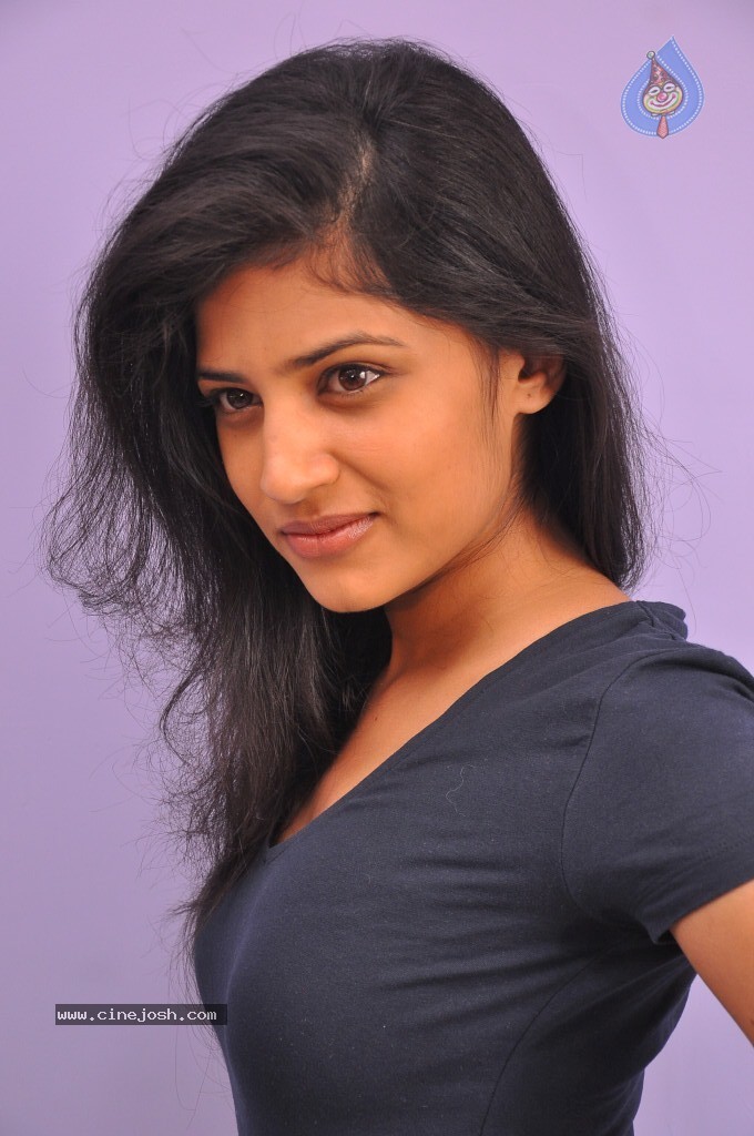 Shwetha Pandit Latest Stills - 41 / 68 photos