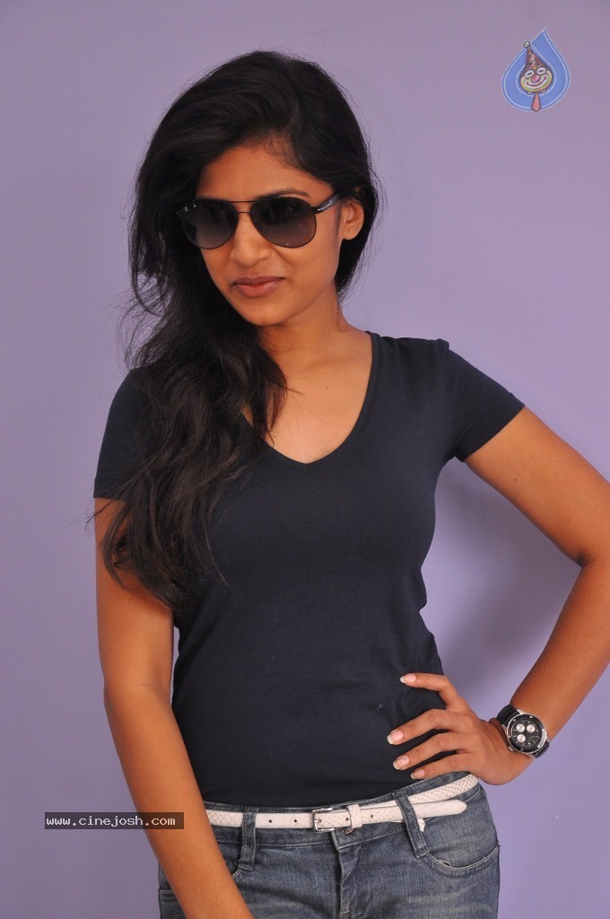 Shwetha Pandit Latest Stills - 42 / 68 photos