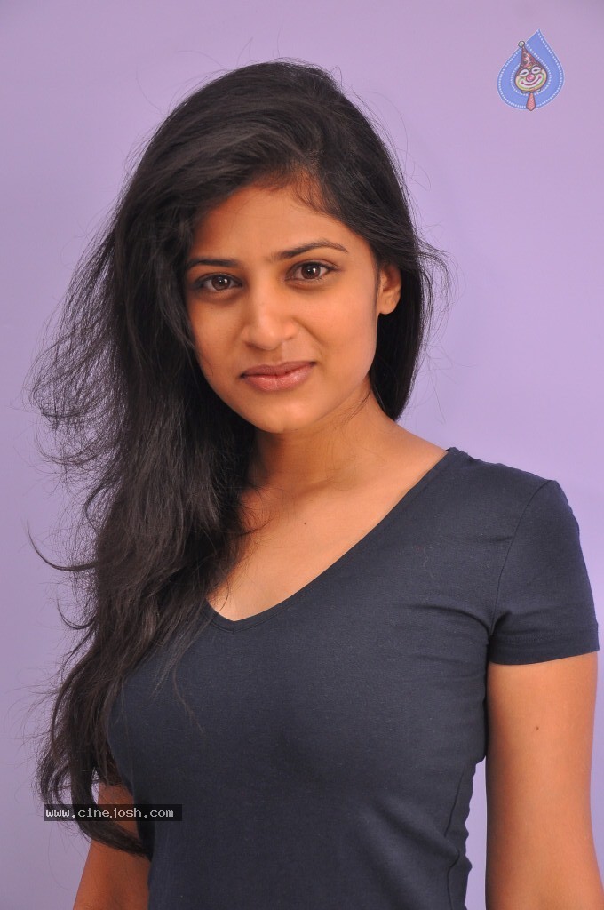 Shwetha Pandit Latest Stills - 57 / 68 photos