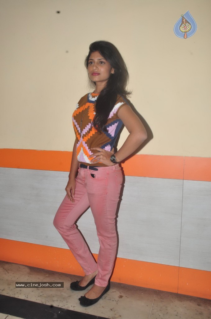 Swetha Pandit New Stills - 15 / 69 photos