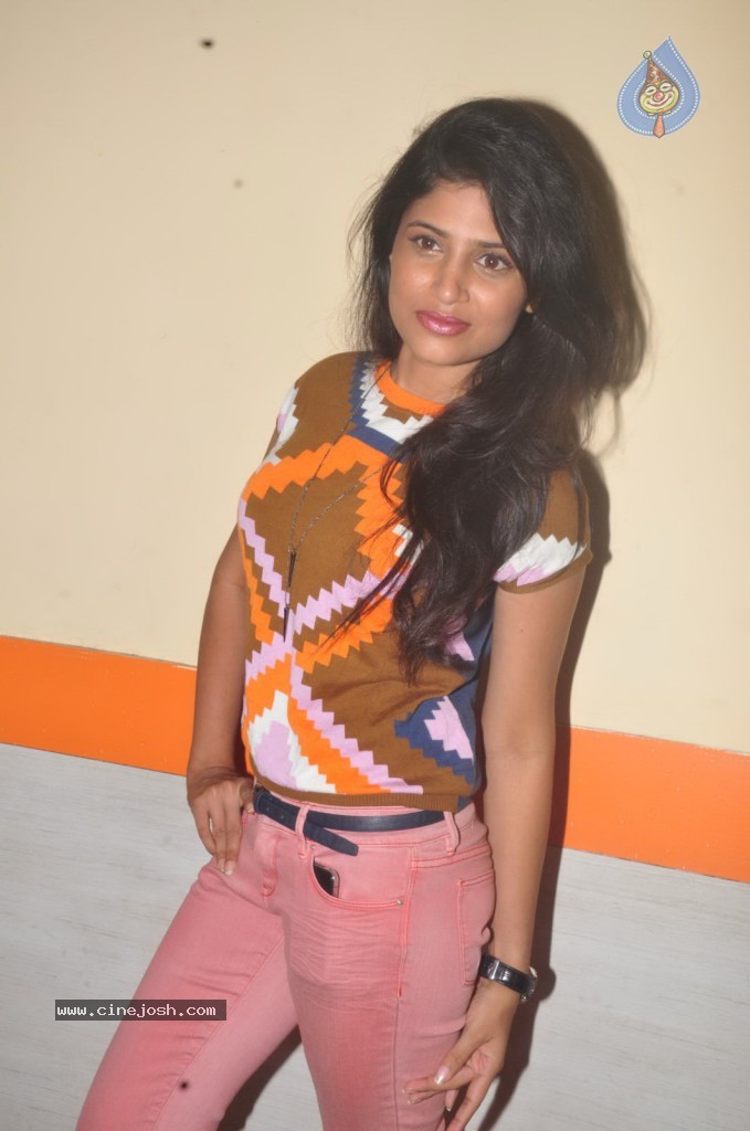 Swetha Pandit New Stills - 54 / 69 photos