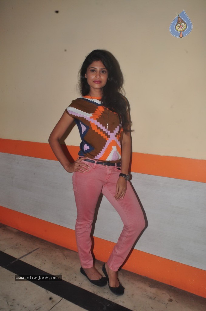 Swetha Pandit New Stills - 68 / 69 photos