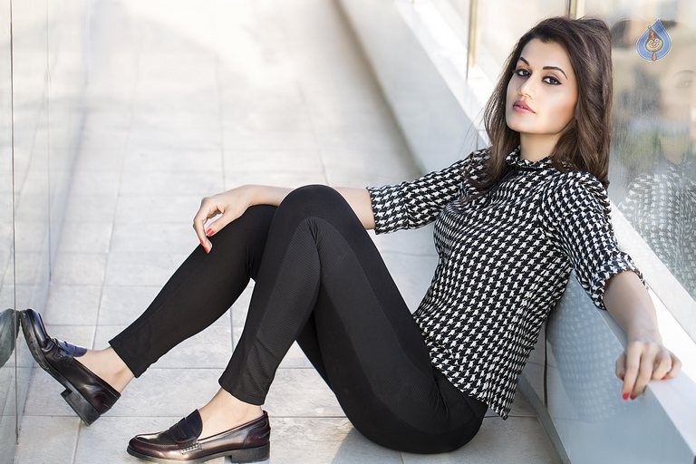 Taapsee Pannu Latest Photos - 4 / 7 photos