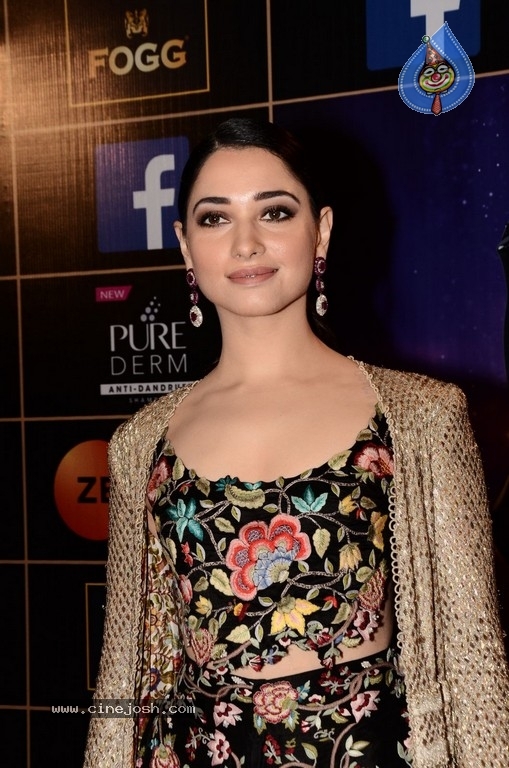 Tamanna at Zee Apsara Awards - 27 / 42 photos