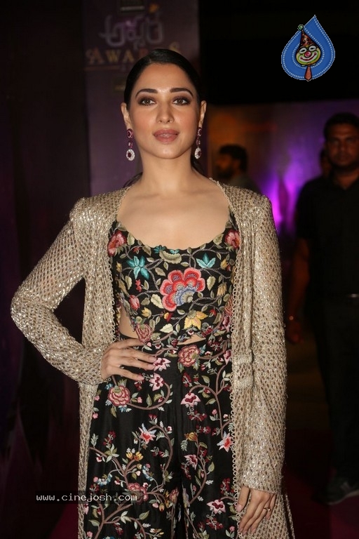 Tamanna at Zee Apsara Awards - 28 / 42 photos