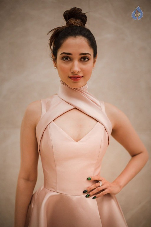 Tamanna Bhatia New Pics - 1 / 6 photos