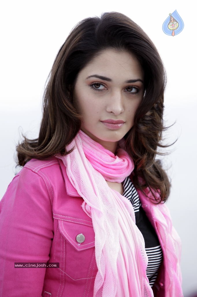 Tamanna Hot Photo Gallery - 1 / 82 photos