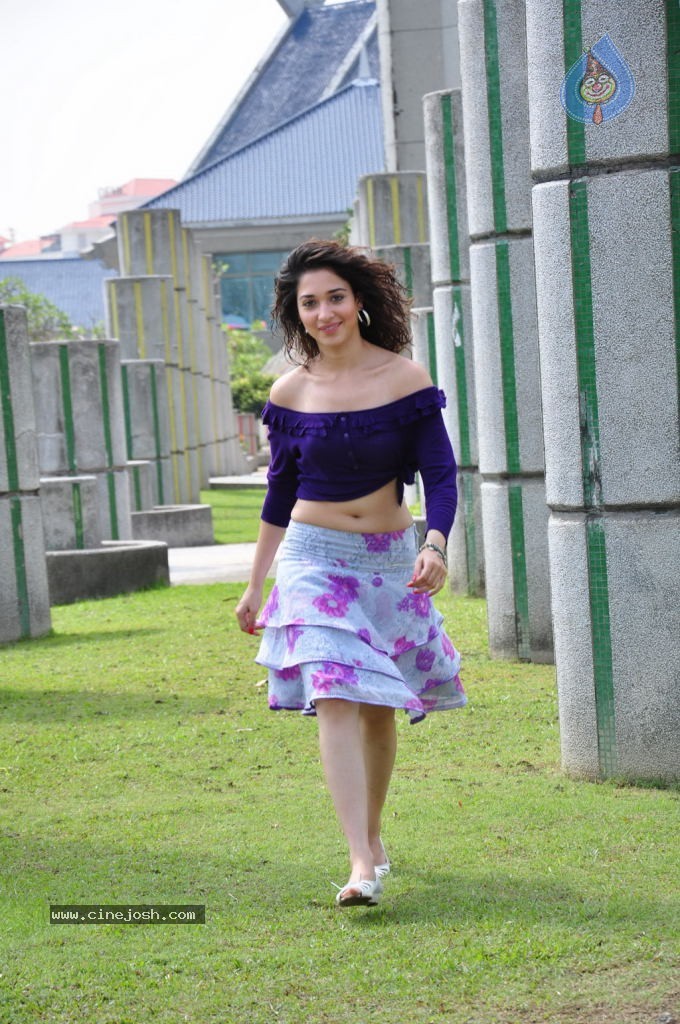Tamanna Latest Stills - 22 / 32 photos