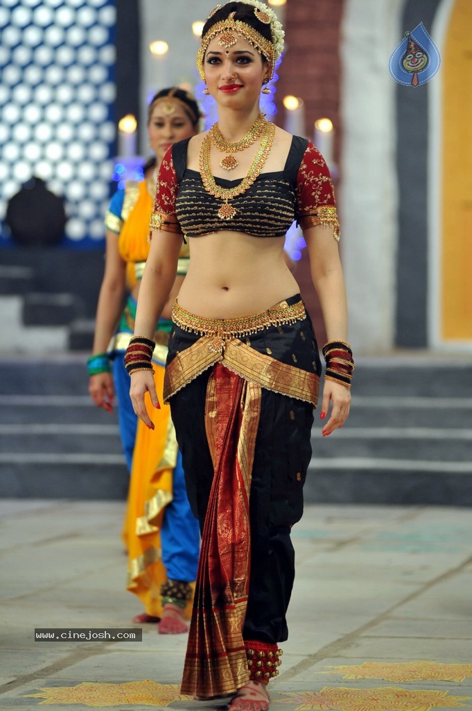 Tamanna New Hot Photos - 52 / 102 photos
